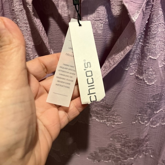 18. NWT WOMENS CHICO’S 3/XL DETAIL TOP - Picture 6 of 8